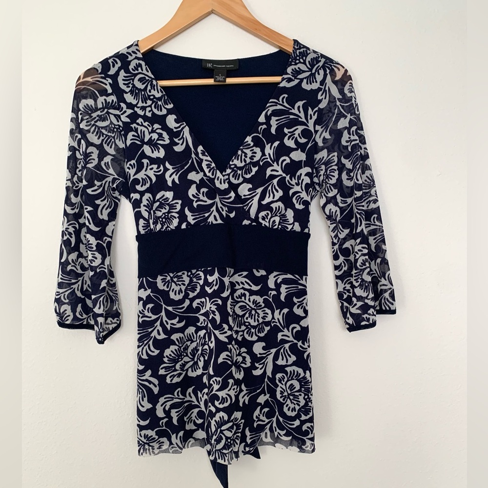 🌿 INC International Concepts vintage navy blue floral tie v neck shirt tunic top